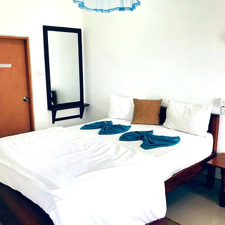 9 Arch View Rest Inn Ела Екстериор снимка