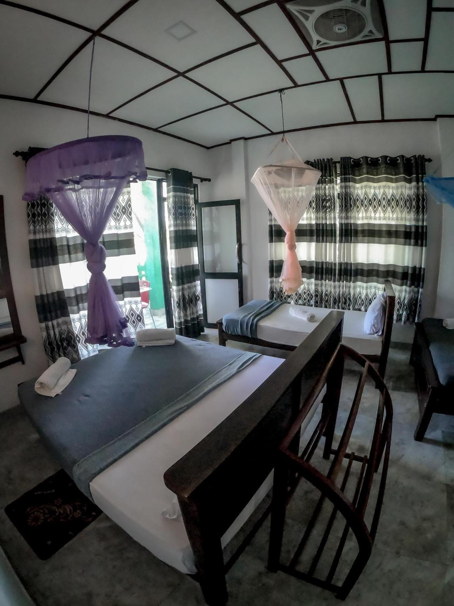 9 Arch View Rest Inn Ела Екстериор снимка