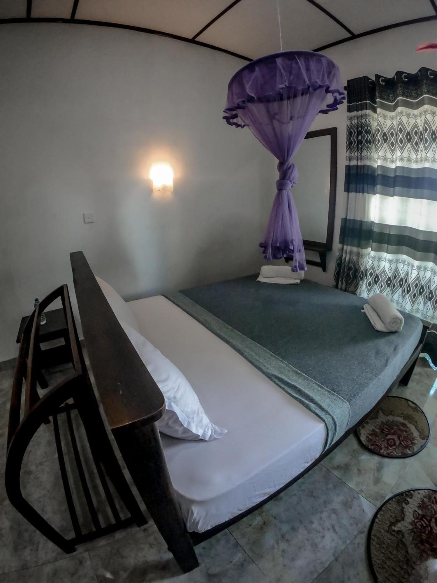 9 Arch View Rest Inn Ела Екстериор снимка