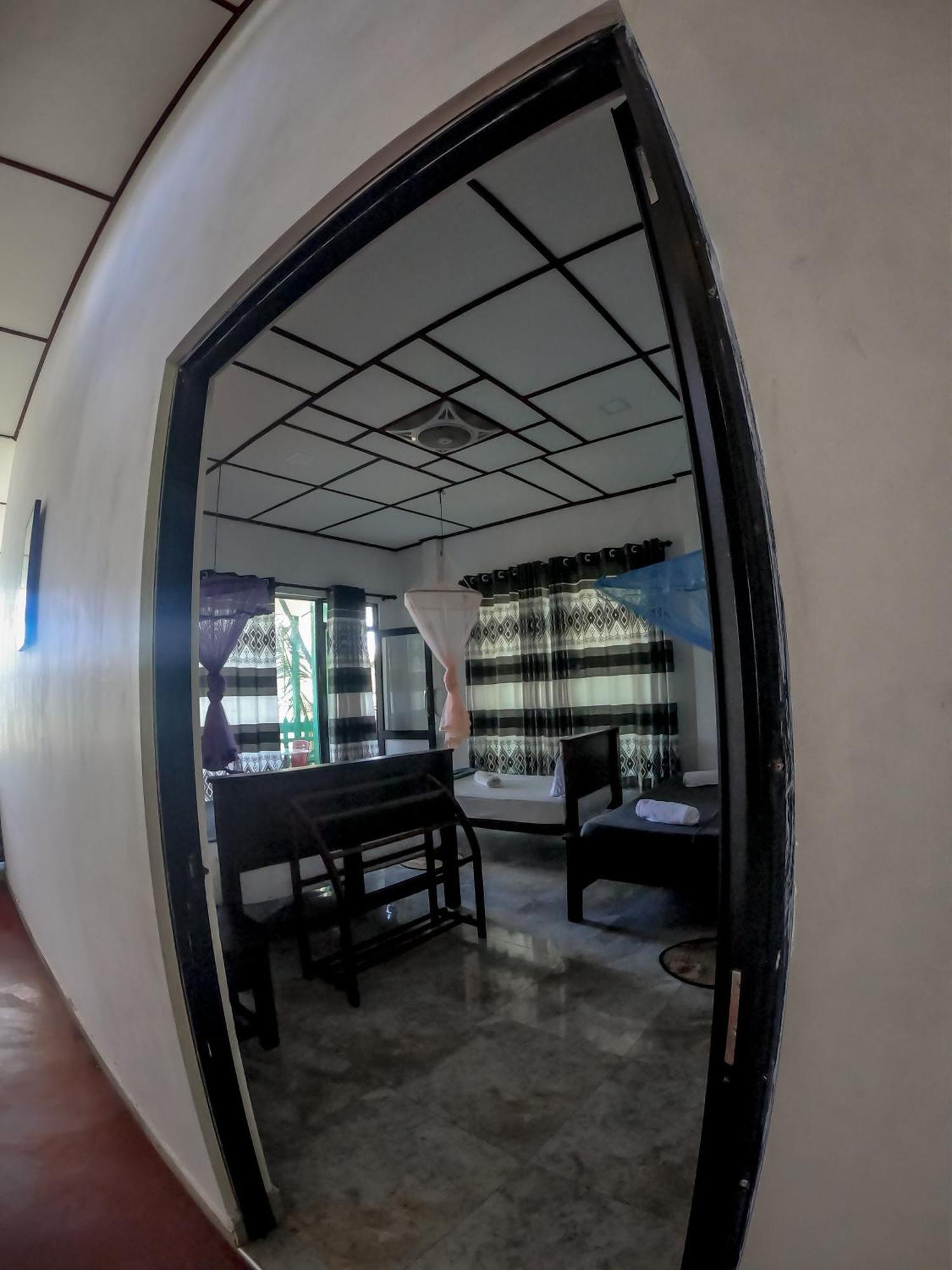 9 Arch View Rest Inn Ела Екстериор снимка