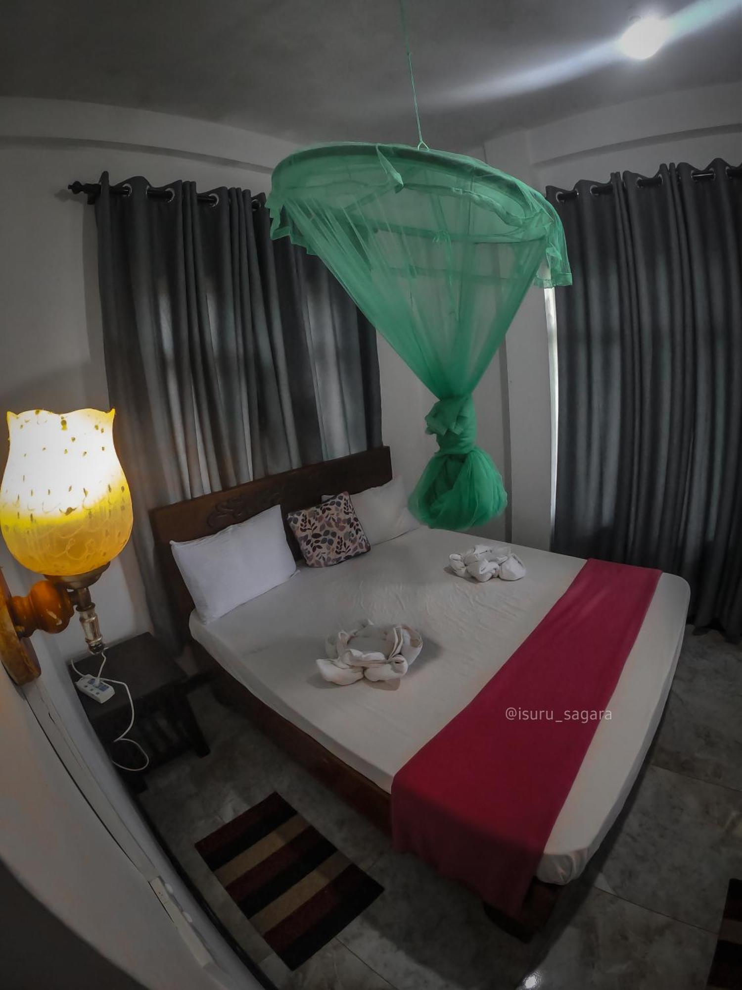 9 Arch View Rest Inn Ела Екстериор снимка