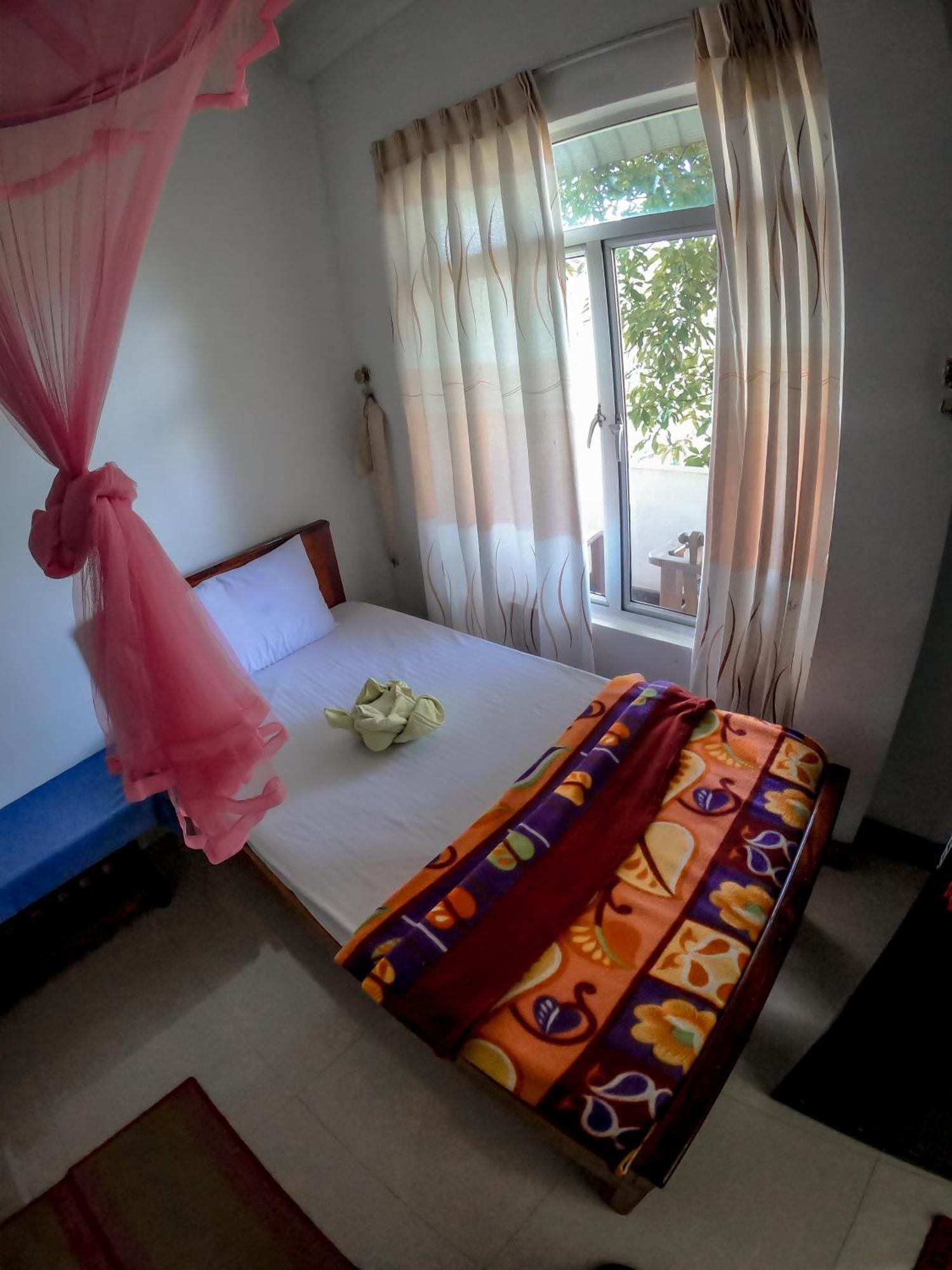9 Arch View Rest Inn Ела Екстериор снимка