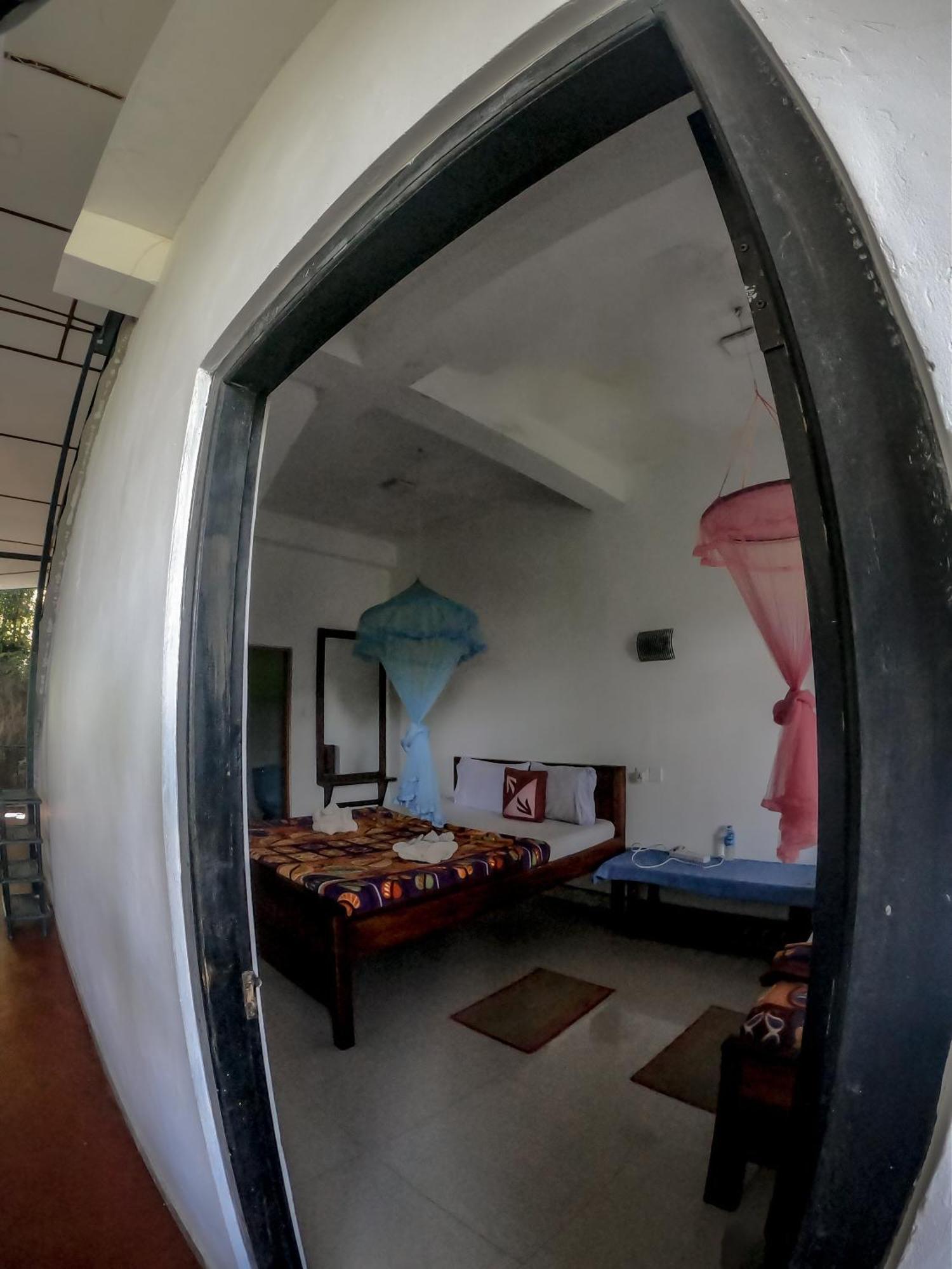 9 Arch View Rest Inn Ела Екстериор снимка