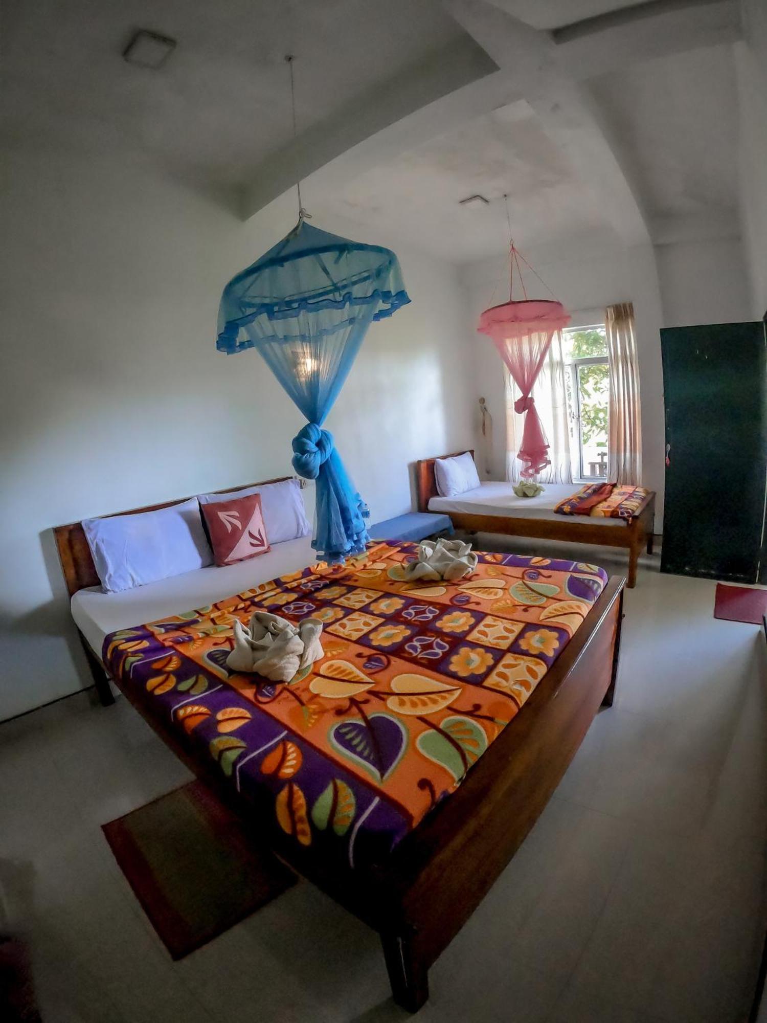 9 Arch View Rest Inn Ела Екстериор снимка
