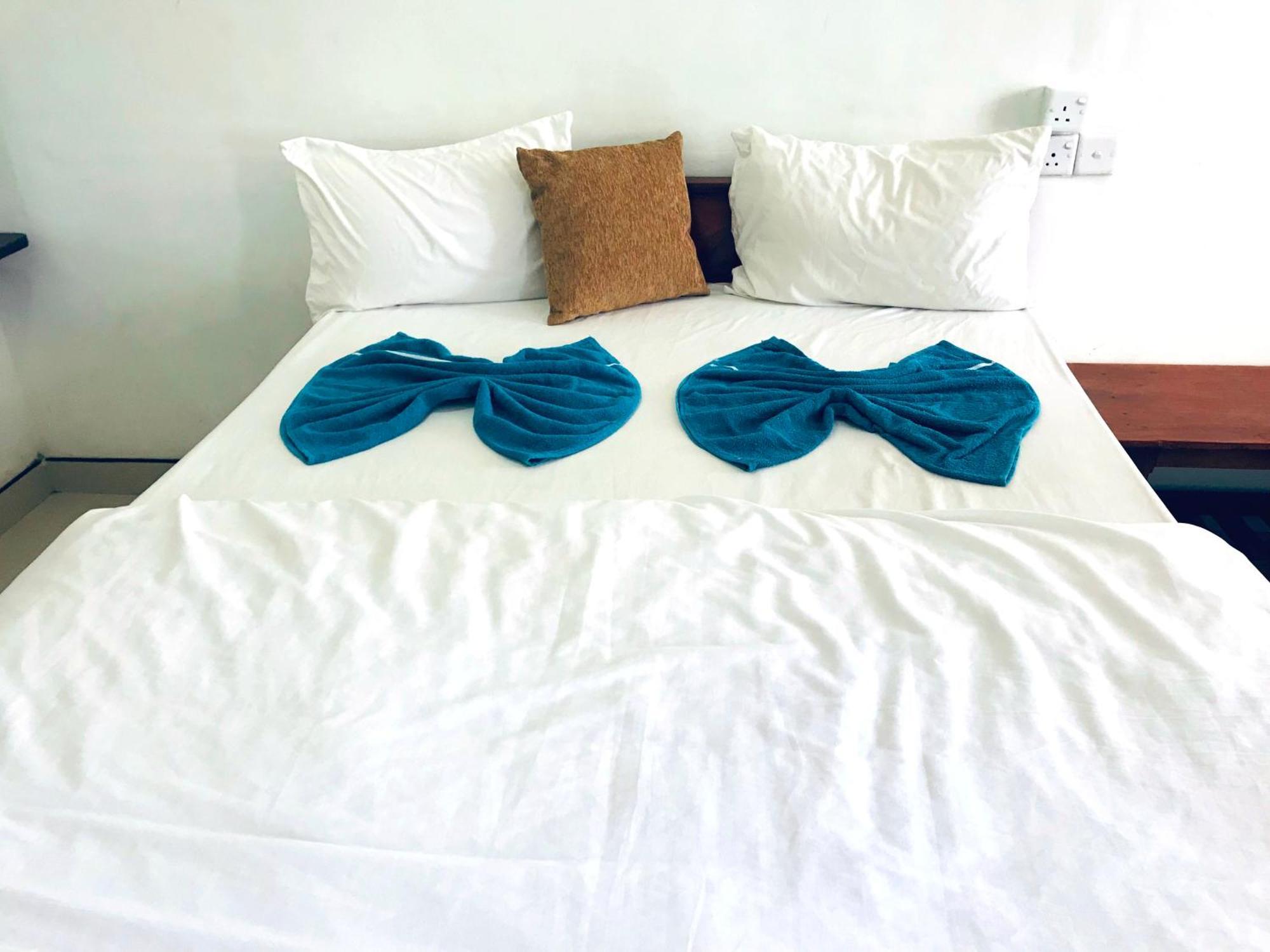 9 Arch View Rest Inn Ела Екстериор снимка
