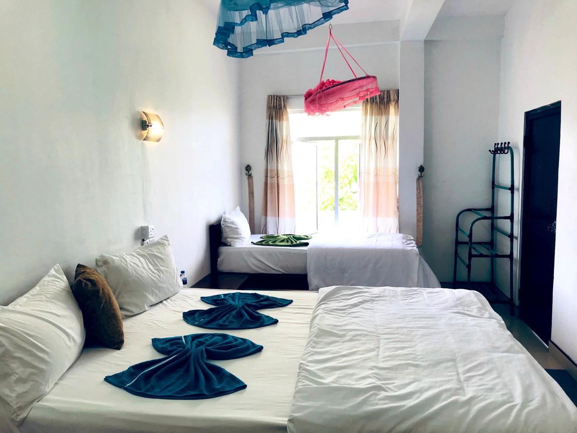 9 Arch View Rest Inn Ела Екстериор снимка