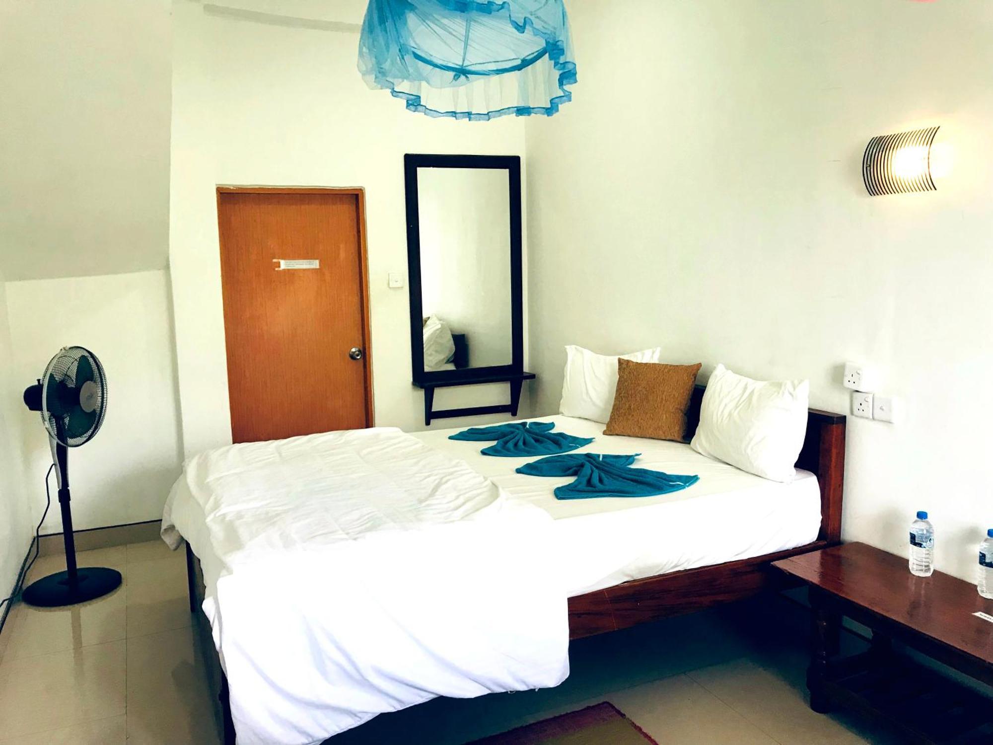 9 Arch View Rest Inn Ела Екстериор снимка