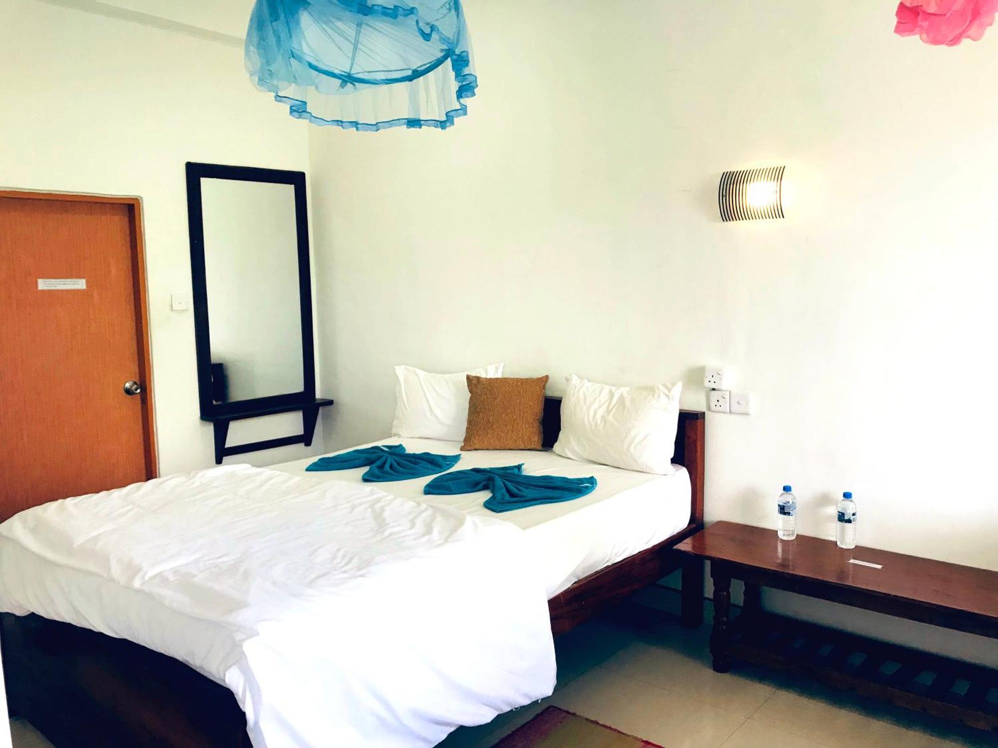 9 Arch View Rest Inn Ела Екстериор снимка