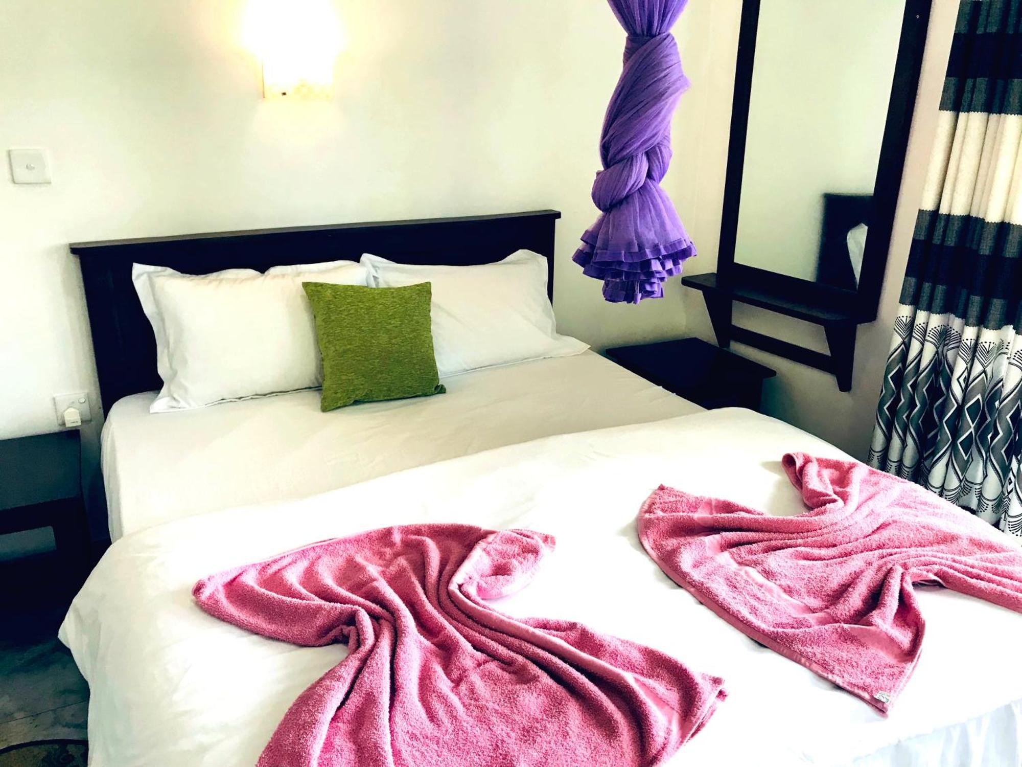 9 Arch View Rest Inn Ела Екстериор снимка