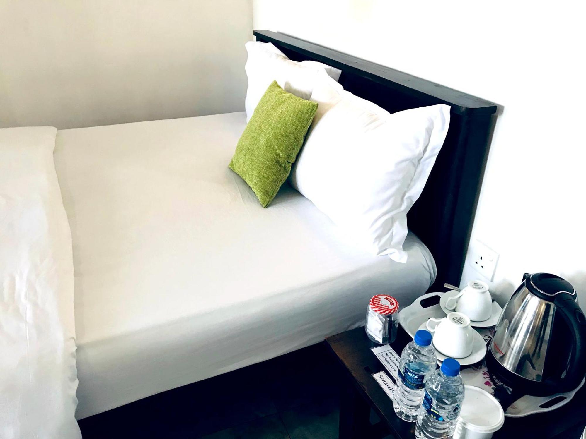 9 Arch View Rest Inn Ела Екстериор снимка